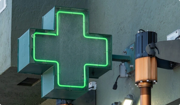 medical-marijuana-neon-sign