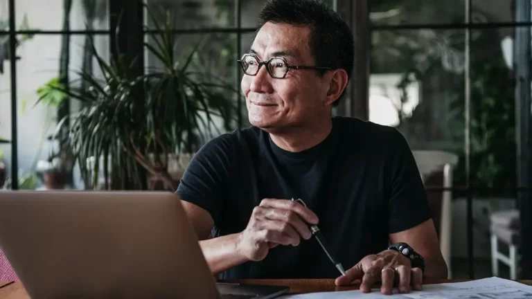procurement manager using AI for procurement tasks