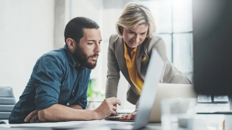 teammates reviewing system with vendor payment automation