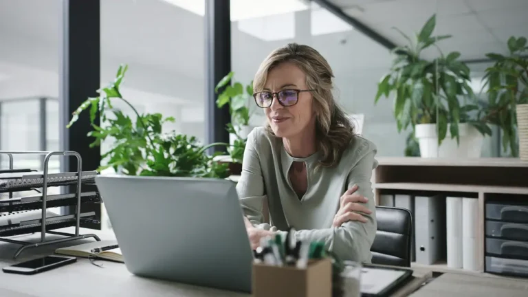 manager setting up virtual card