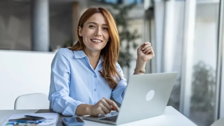 manager researching how to manage the procurement cycle effectively