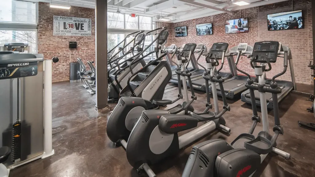 10 fitness interior